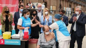 Vacunación: «Lo que menos hay es improvisación, hay un enorme esfuerzo», dijo Alberto Fernández