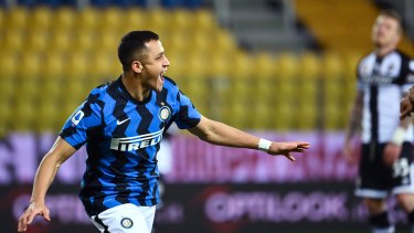 Alexis Sánchez fue titular y se despachó con dos goles. (Foto: AP)