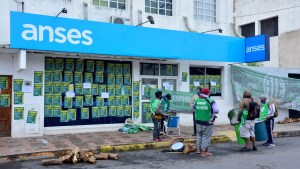 Protesta de ATE en las sedes de Anses de Viedma y Villa Regina