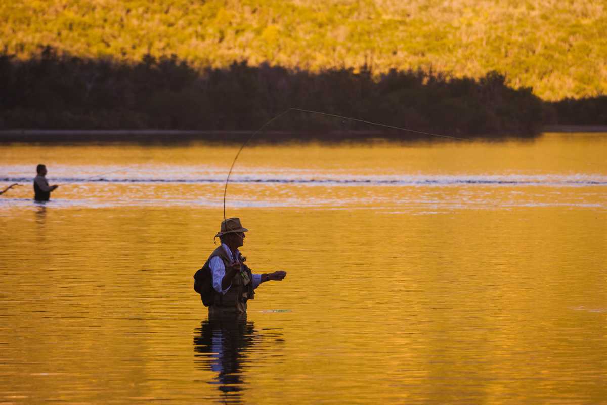 Los permisos para la temporada de pesca en Neuquén ya se pueden adquirir. Foto: archivo Patricio Rodríguez