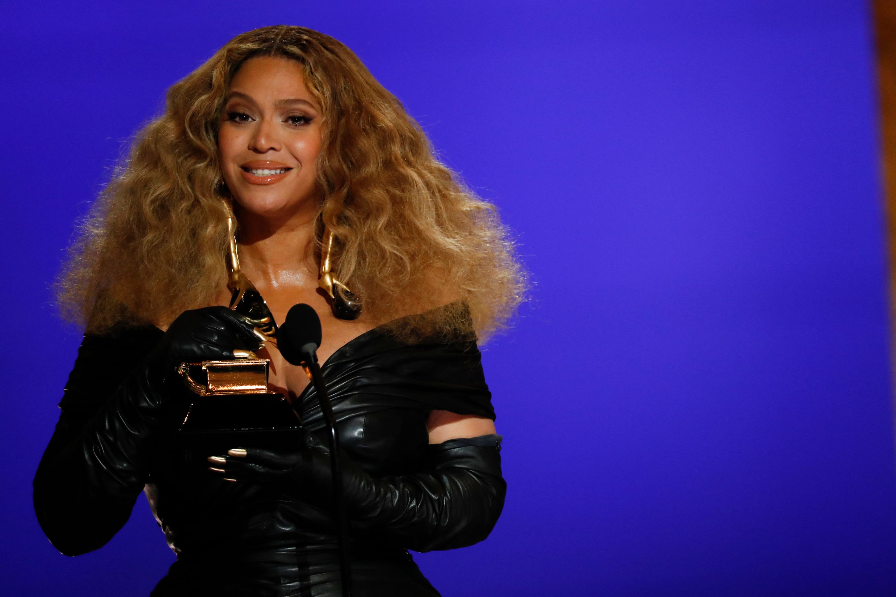 Beyoncé ganó el rubro mejor video musical por "Brown Skin Girl" y en el de mejor actuación de R&B por "Black Parade".