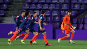 De película: un gol del arquero Bono en el minuto final, salvó al Sevilla del Huevo Acuña de la derrota