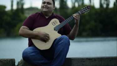 Daniel Cantos intérprete viedmense. Foto gentileza.