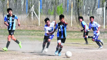 Los chicos vuelven a correr detrás de la pelota y por los puntos. Foto: archivo Andrés Maripe. 