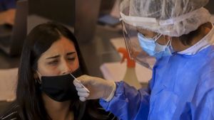 Nuevo récord de contagios de coronavirus: detectaron más de 16 mil nuevos casos en el país