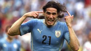 El padre de Cavani dijo que su hijo quiere jugar en Boca
