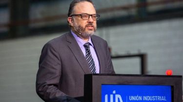 Kulfas no cree viable una reducción de la jornada laboral en Argentina.