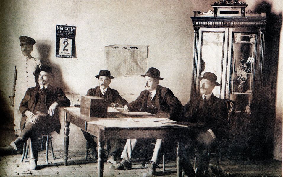 Las primeras reuniones del presidente del Concejo y los concejales se realizó en la casa familiar de Miguel Mango. (FOTOS: Gentileza Museo Paraje Confluencia)