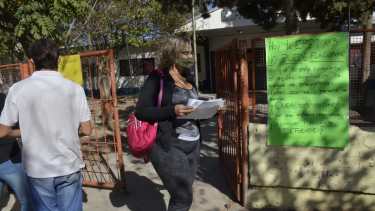En la EPET 3 de Neuquén, faltan directivos, docentes, preceptores y auxiliares de servicio. (Foto: Yamil Regules)