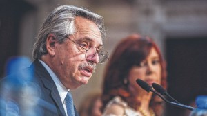 Fernández cargó duro contra la Justicia y la oposición