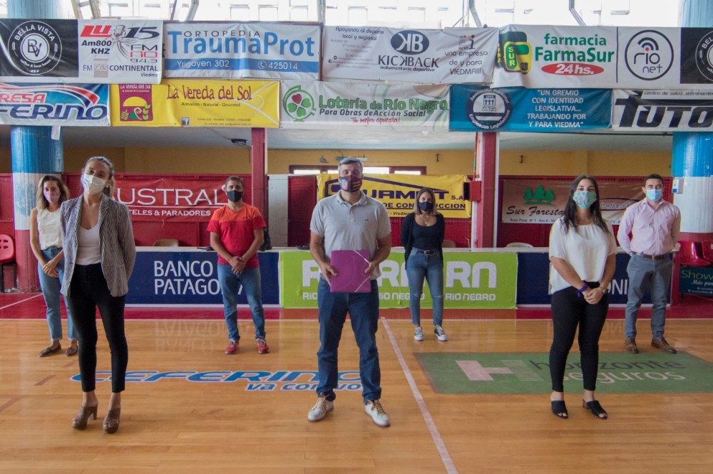 Así se presentó el Área de Géneros e Inclusión en Deportivo Viedma. Foto: Marcos Aramburu, prensa Viedma