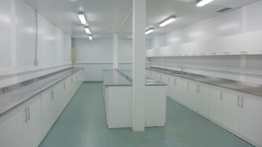 El hospital modular de San Martín de los Andes está listo, pero vacío. (foto: Gentileza)