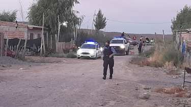 En el lugar intervino personal de bomberos para apagar las llamar. Foto gentileza AN Allen.