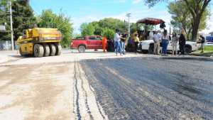 Comenzó la pavimentación de la calle Libertad de Regina