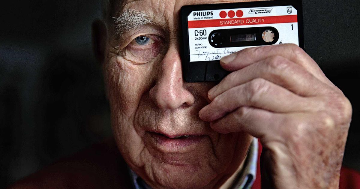 Murió Lou Ottens, el ingeniero holandés que inventó el cassette. 