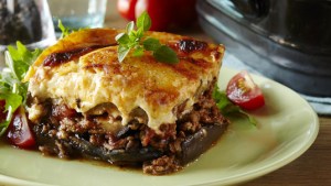 «Cala» Calabrese se luce con esta moussaka o lasaña griega