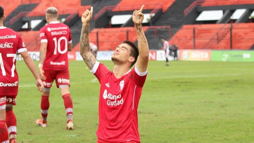 El pibe Oro marcó su primer gol en Primera, con una dedicatoria muy especial, para que el Globo supere a Patronato en Paraná.