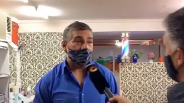 Osvaldo tuvo que aclarar en los medios que la información no era cierta. Tiene una posta policial en su casa.-