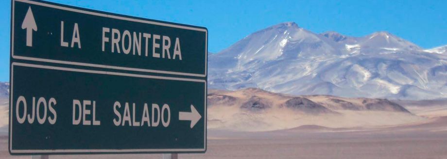 El volcán Ojos del Salado se encuentra en la Cordillera de los Andes, justo en el límite entre Argentina y Chile, en la zona catamarqueña.-