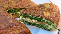 Imagen de Tortilla de espinacas rellena de queso y tomate