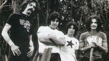 Los Vox Dei del 71: Willy Quiroga, Juan Carlos Godoy, Rubén Basoalto y Ricardo Soul{e.