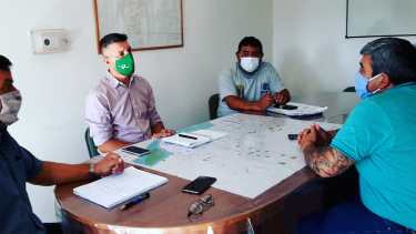 Dirigentes del gremio se reunieron con funcionarios del área Social del municipio. Foto: gentileza.