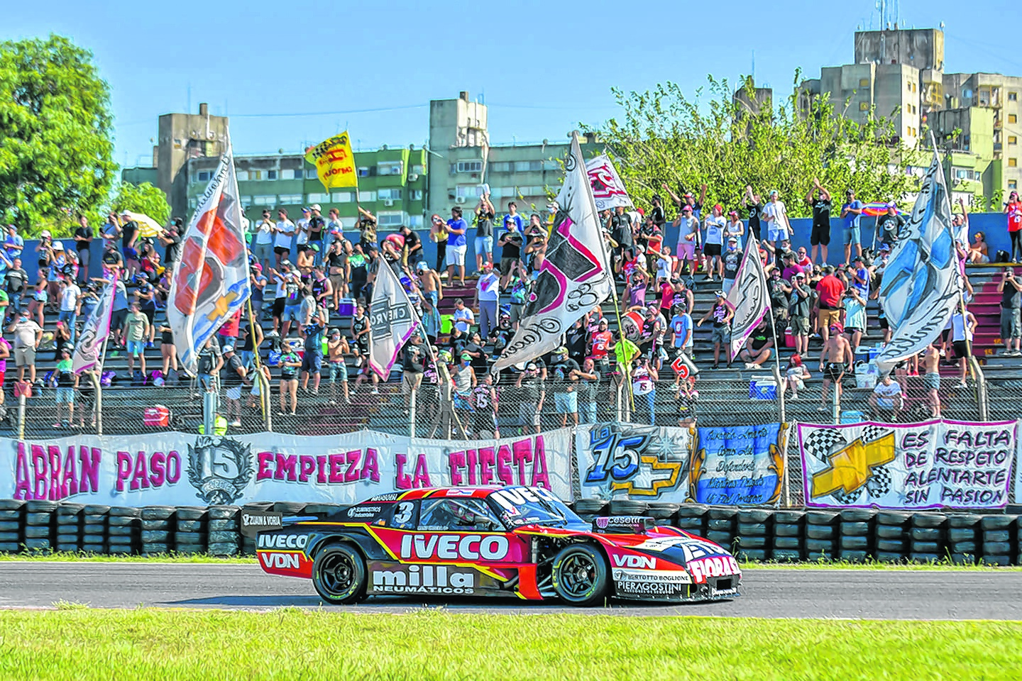 Manu Urcera viene de ganar y quiere seguir dando pelea en la principal categoría del automovilismo argentino. 