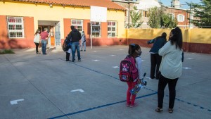 Complejo regreso a clases en el arranque del ciclo lectivo 2021 en Viedma