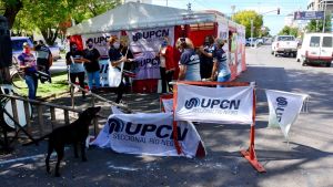 UPCN mantiene el acampe frente a Casa de Gobierno de Río Negro a la espera de una respuesta
