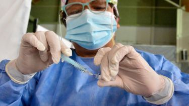 Cada hospital rionegrina determinará la organización para aplicar la tercera dosis. Foto Archivo: Marcelo Ochoa.