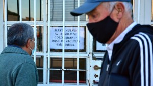 Reinician la vacunación covid para adultos mayores en Viedma