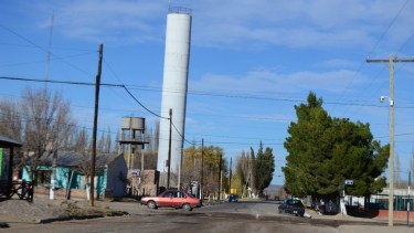 El municipio de Chichinales, proyecta repavimentar la calle La Flora con recursos propios. 
