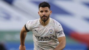 El Kun Agüero habría firmado un contrato por dos años con el Barcelona