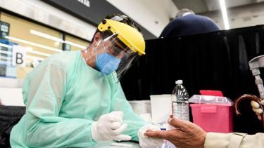 Los testeos son la forma más efectiva de detectar el virus. Foto: Télam.-