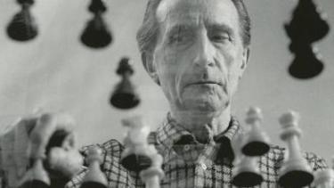El libro repasa además la historia de Duchamp, considerado el artífice del arte conceptual.