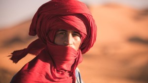 Llega a Neuquén la muestra del fotógrafo roquense que recorrió 47 países