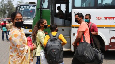 India sumó otros 386.000 contagios en un día.