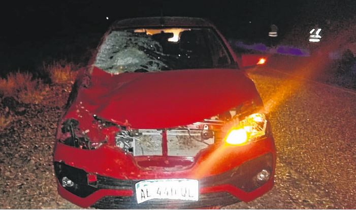 En dos meses hubo tres accidentes al norte en la Ruta 6. Dos involucraron a camionetas Toyota Hilux y el otro a un Etios. Foto Gentileza.