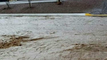 Las calles de Comallo se convirtieron literalmente en ríos. Foto: gentileza.
