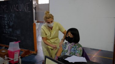 El vacunatorio contra la Covid 19 en Bariloche se encuentra en el gimnasio municipal 1. Archivo