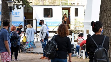 El trailer de detectAR del centro de Neuquén. Foto: Florencia Salto