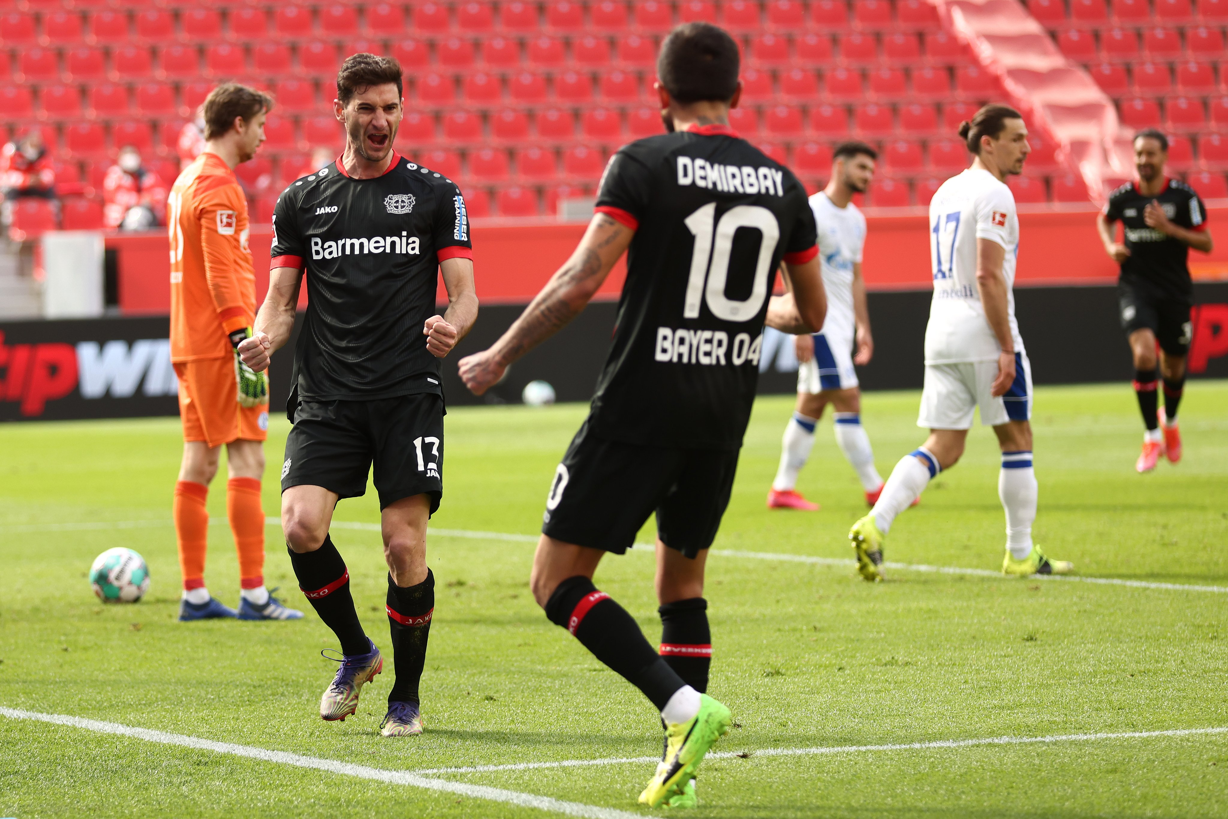 Alario metió su décimo gol en la actual Bundesliga.