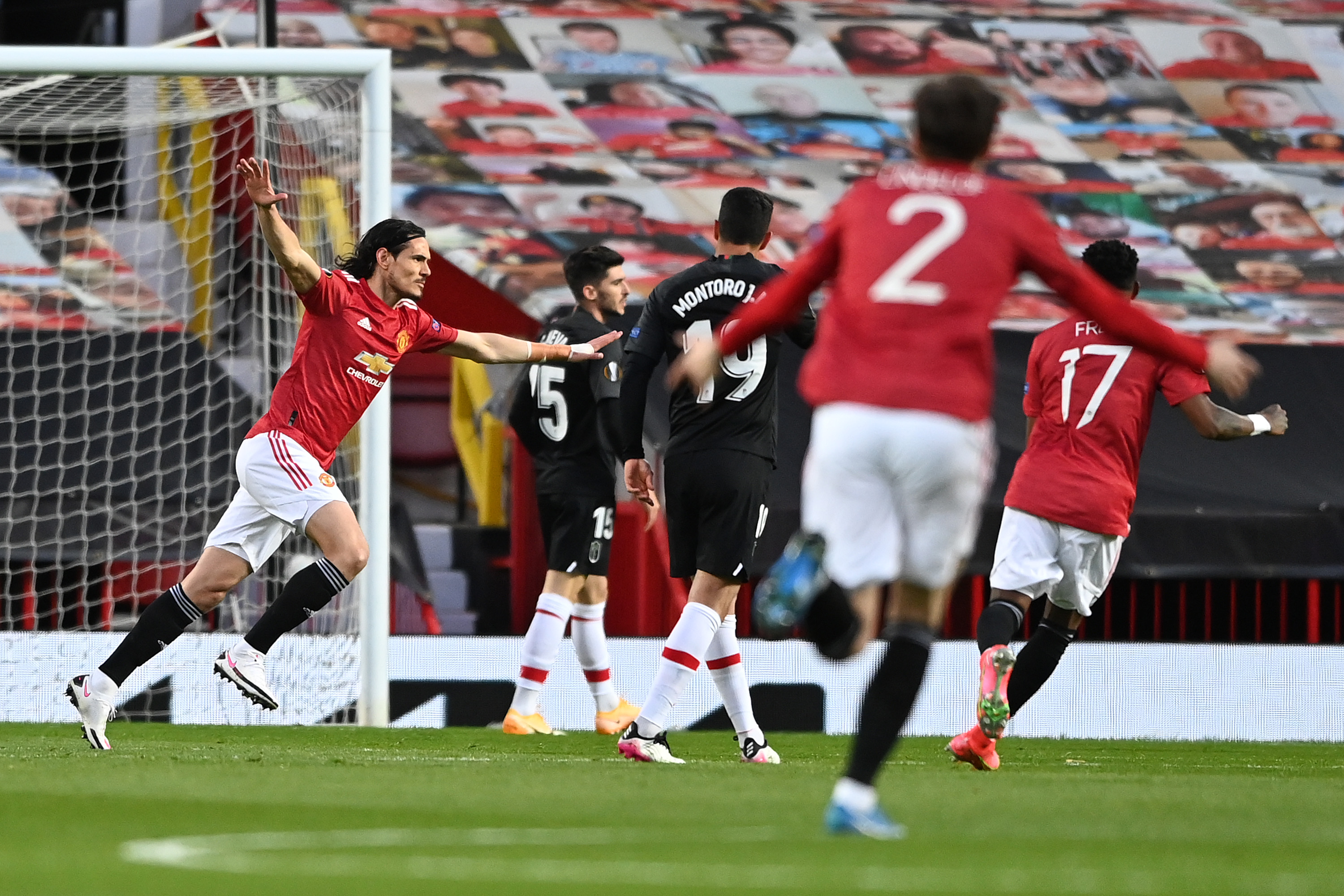 Cavani volvió a marcar para el Manchester United.