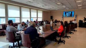 La oposición busca hasta 50 millones para salud con la renuncia a sus aumentos