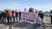 Imagen de Trabajadores de salud de Río Negro cortan la Ruta 151