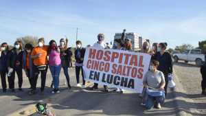 Trabajadores de salud de Río Negro cortan la Ruta 151