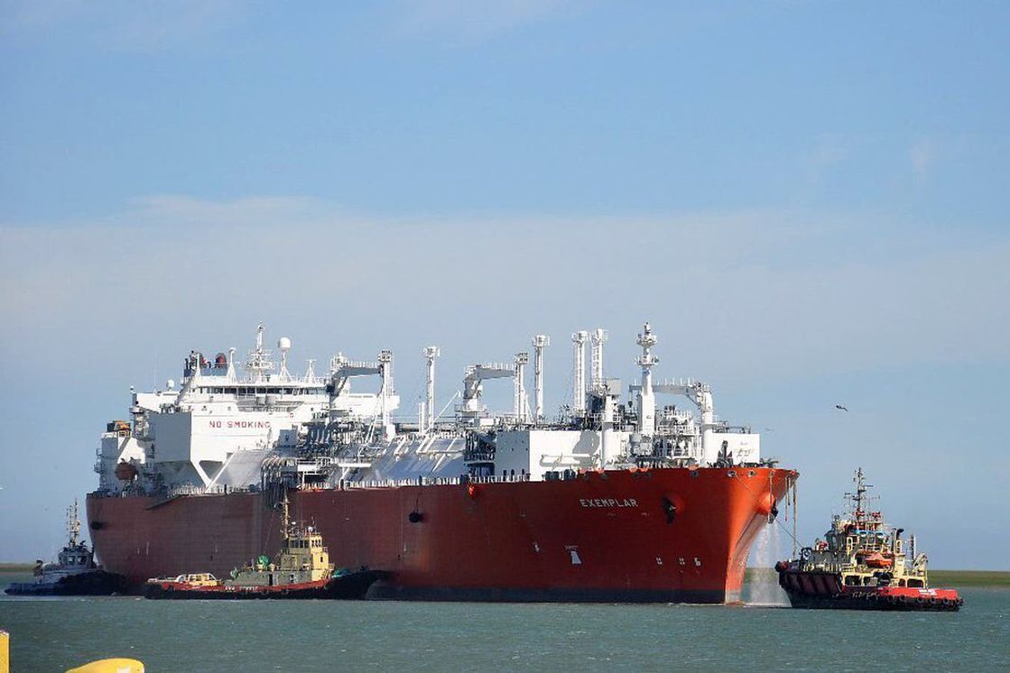 El funcionamiento del barco regasificador de Escobar es clave para el abastecimiento gas en el país.