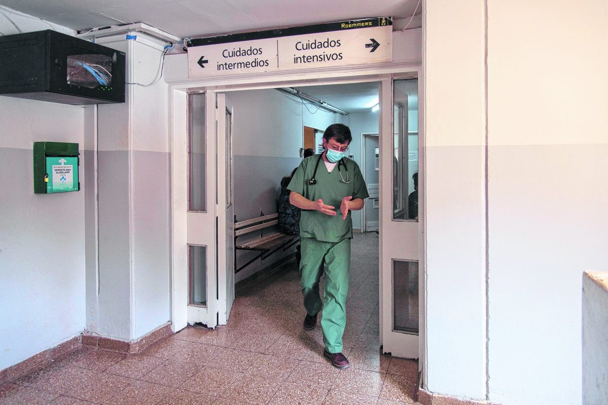 La mujer permanece internada en la terapia intensiva del hospital Ramón Carrillo de Bariloche. (foto de archivo)