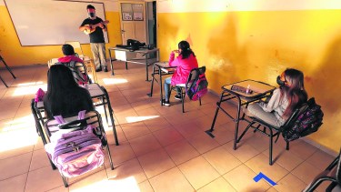 Río Negro cumple con la “bimodalidad”, con clases rotativas presenciales -con protocolos sanitarios- y las virtuales. Foto: Marcelo Ochoa
