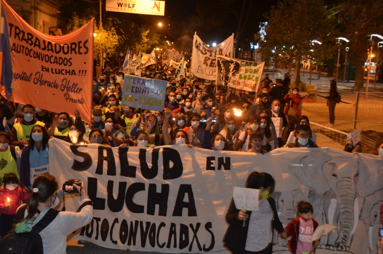 La marcha en Neuquén capital. Foto: Yamil Regules